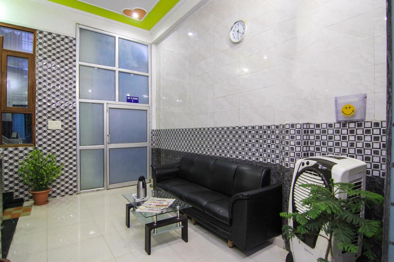 Oyo Flagship 4434 Earth Inn Лакхнау Экстерьер фото