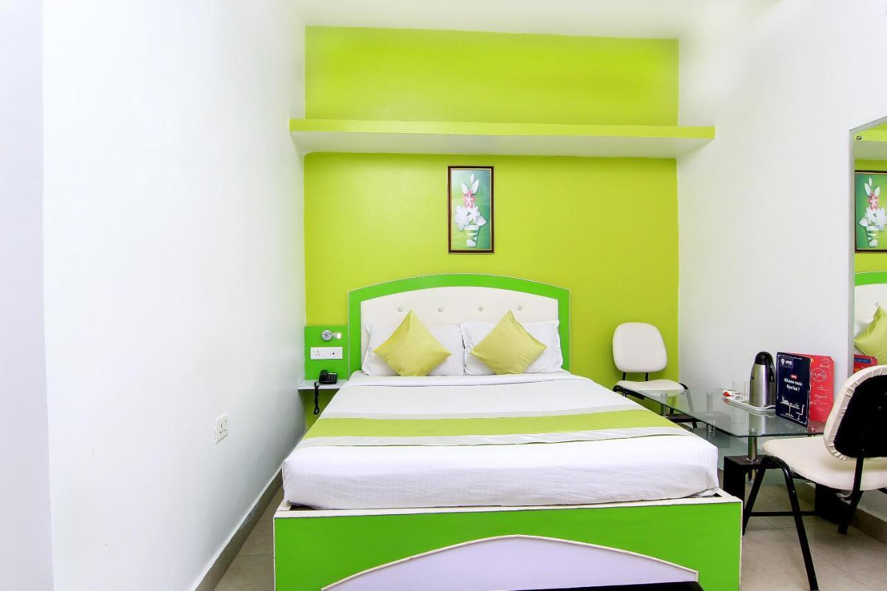 Oyo Flagship 4434 Earth Inn Лакхнау Экстерьер фото