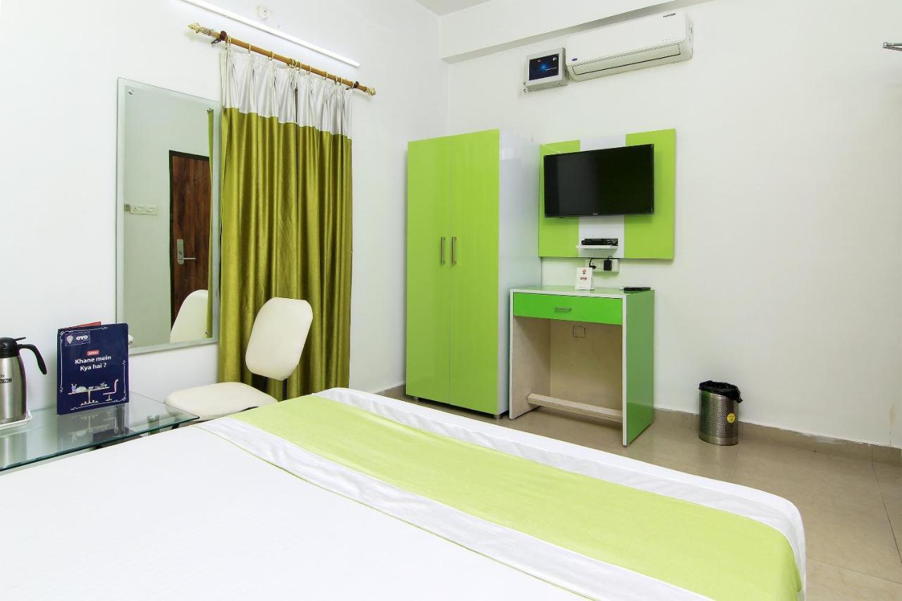 Oyo Flagship 4434 Earth Inn Лакхнау Экстерьер фото